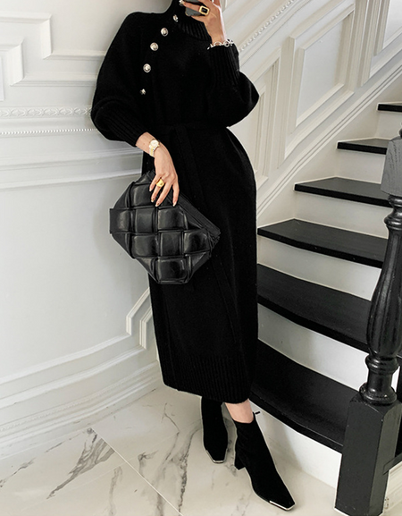 Robe tricotée à col roulé