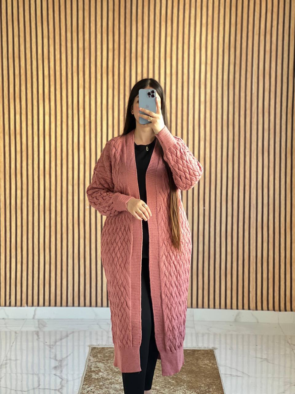 Cardigan femme long en tricot – Style chic & confortable