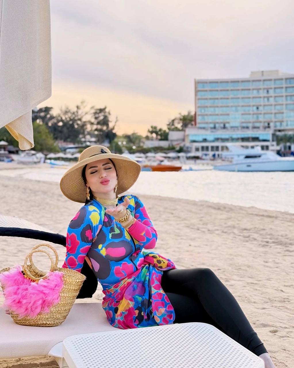 Burkini Élégant à Imprimé Floral – Style Plage Chic & Modeste