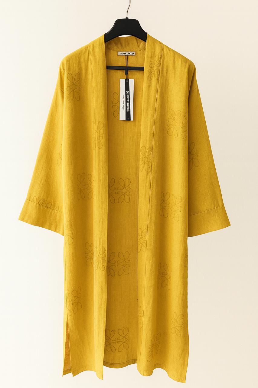 Kimonos Brodés en Couleurs – L’élégance au naturel
